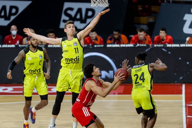 高位逼抢牢 高位逼抢牢