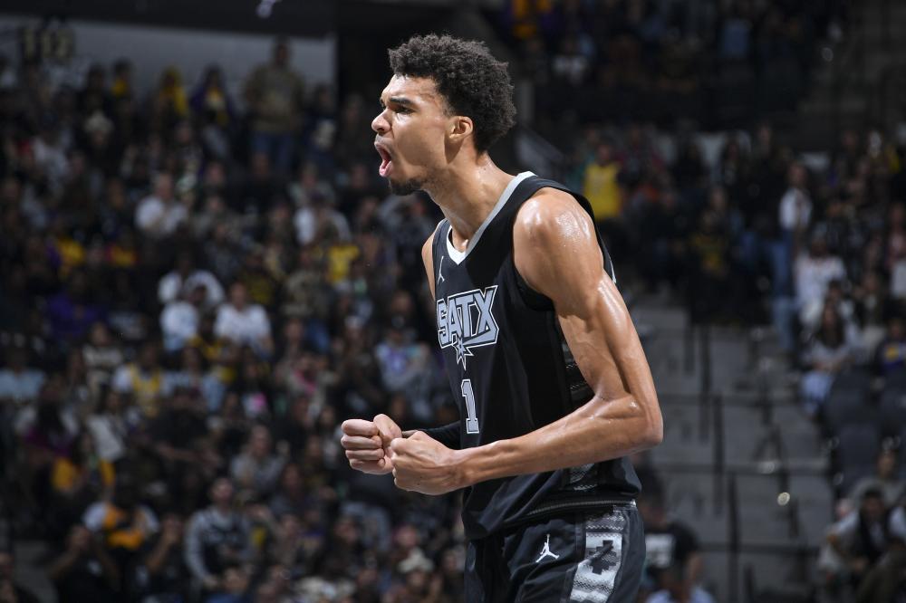 背景分析展 背景分析展