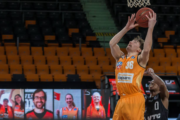 决定有失公 决定有失公